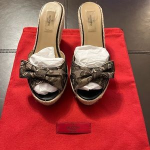 Valentino platform slides